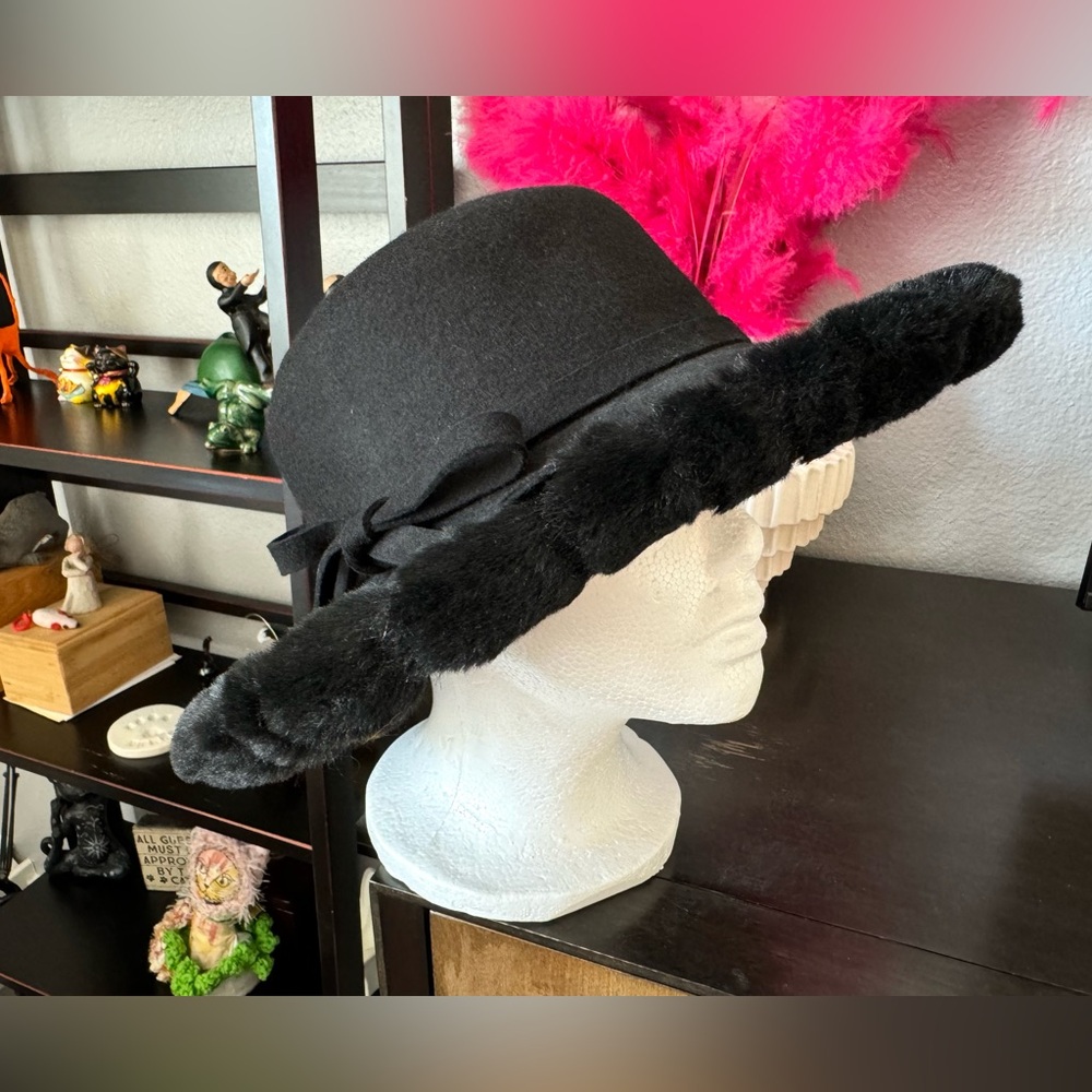 Something Special Black Wool Hat with Faux Fur Trim - Picture 5 of 9